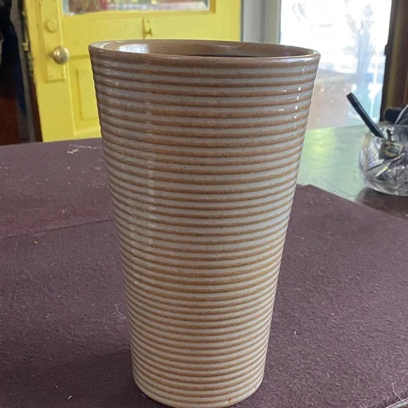 Elegant Brown Ribbed Vase - Picture 5 of 5